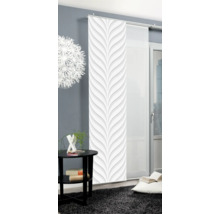 Dekoratives Schiebegardinen-Set mit floralem Muster im Wohnzimmer.