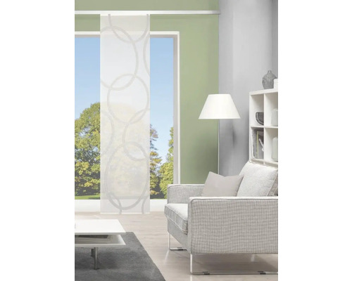 Wohnzimmer mit Schiebevorhang mit Kreisdesign am Fenster