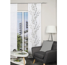 Wohnzimmer mit Schiebevorhängen mit Pflanzenmuster