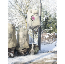 Pflanzenschutzhauben im Wintergarten mit Schnee