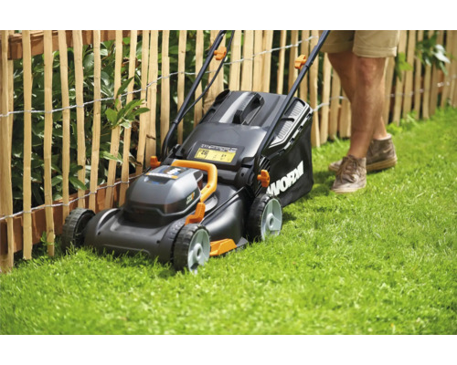 Akku Rasenm her WORX 40V 2 x 20V 40cm WG743E inkl. 2 x HORNBACH