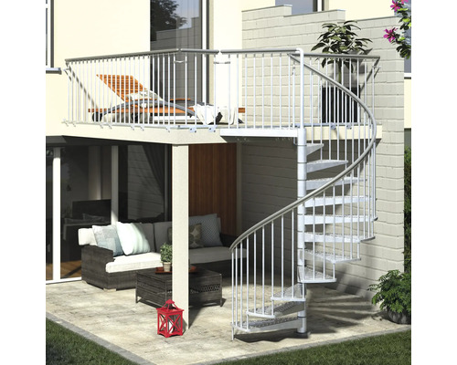 Außenaufnahme mit Wendeltreppe, die zu einem Balkon führt
