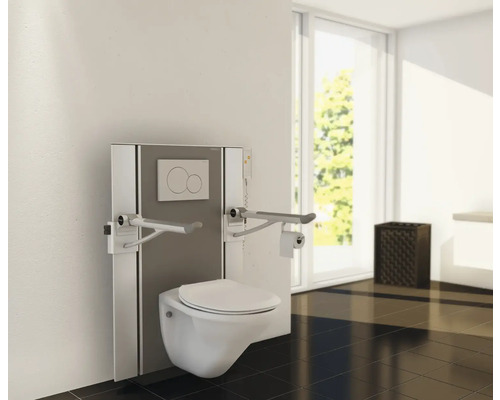 Barrierefreies Badezimmer mit Wand-WC und Stützklappgriffen