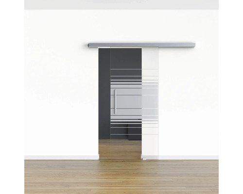 Glasschiebetür mit horizontalen Linien in einem hellen Raum