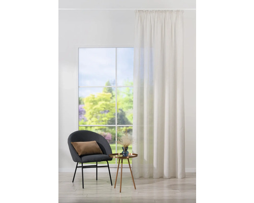 Vorhang mit Universalband Cabo beige 260 x 300 cm Helles Zimmer mit Fenster, Vorhang, Stuhl und Tisch