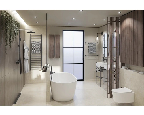 Helles Badezimmer mit freistehender Badewanne, Dusche, Waschbecken und Toilette