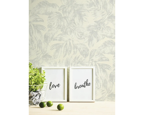 Tapete mit Pflanzenmuster im Interieur