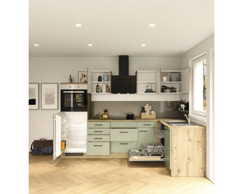 Helle Küche mit Einbaugeräten, Spüle und Geschirrspüler