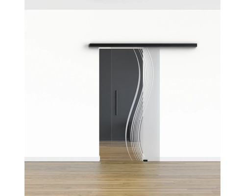 Schiebetür aus Glas mit Wellendesign vor einer Wand