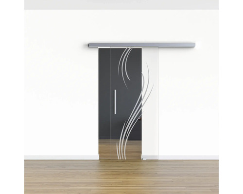 Glastür mit Schiebesystem und Verzierungen im Innenraum