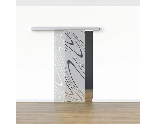 Schiebetür aus Glas mit Muster vor weißer Wand