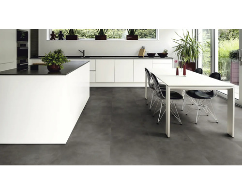 Moderne Küche mit Kücheninsel, Esstisch und Bodenbelag