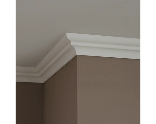 Beispiel für eine weiße Zierleiste zwischen Wand und Decke