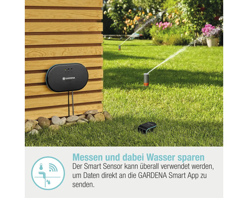 Gardena Smart System mit Sensor und Rasensprenger im Garten