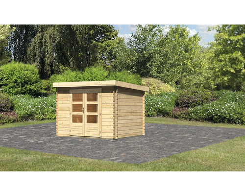 Garten mit Gartenhaus aus Holz mit Doppeltür