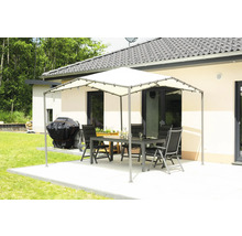 Terrasse mit Pavillon, Gartentisch und Stühlen