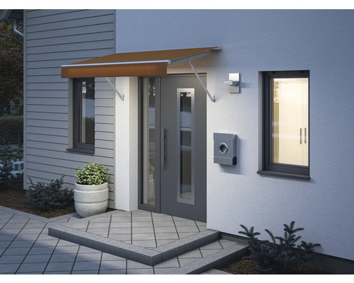Haustür mit Vordach, Briefkasten und Außenlampe