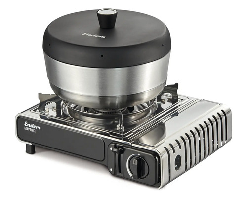 Enders Gasgrill mit Dutch Oven auf einem Tisch