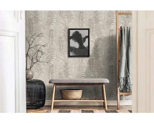 Eingangsbereich mit Farn Tapete, Sitzbank und Dekoration