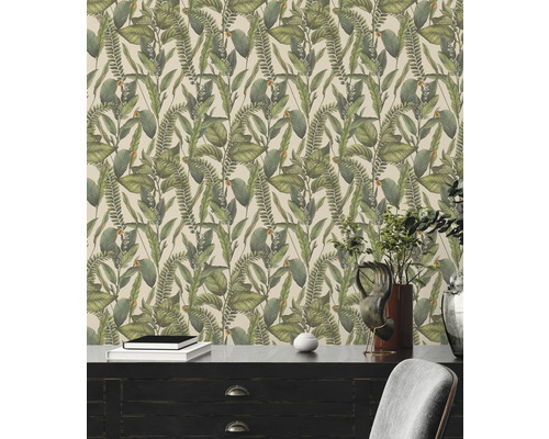 Tapete mit botanischem Blattmuster im Innenraum