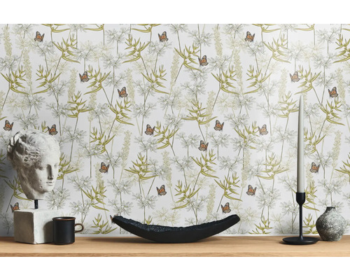 Dekorative Tapete mit Pflanzen und Schmetterlingen