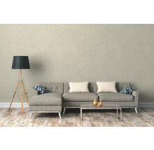 Wohnzimmer mit grauer Couch, Holzboden und Stehlampe
