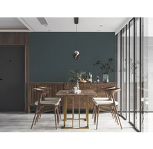 Esszimmer mit Holztisch, Stühlen und Sideboard im modernen Design.