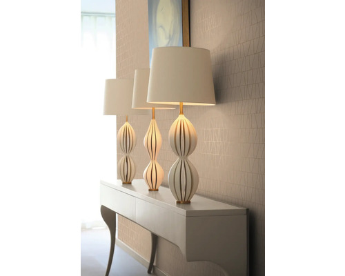 Drei Lampen auf einem Tisch, Innenraumdekoration