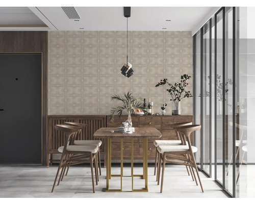 Esszimmer mit Esstisch, Stühlen, Kommode und Wandtapete