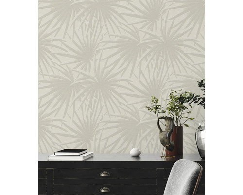 Wandgestaltung mit Tapete mit Pflanzenmuster