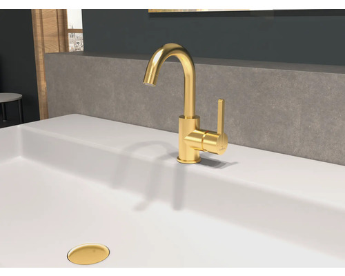 Waschtischarmatur aus Metall im Badezimmer