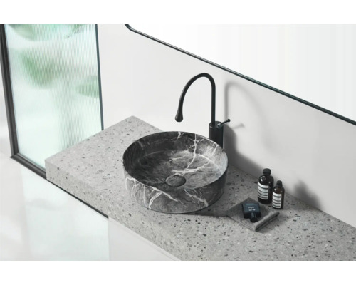 Badezimmerwaschtisch mit Aufsatzwaschbecken aus Marmor und Armatur
