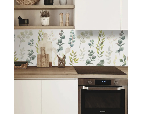 Küchenszene mit Spritzschutz mit Pflanzenmotiv