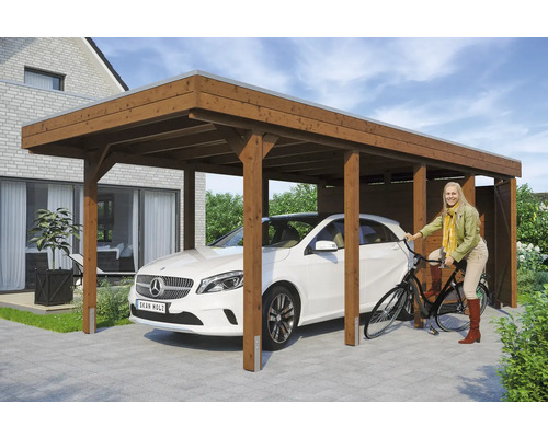 Holzcarport mit Auto und Fahrrad