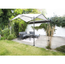 Gartenszene mit Pavillon und Lounge-Möbeln auf einer Terrasse