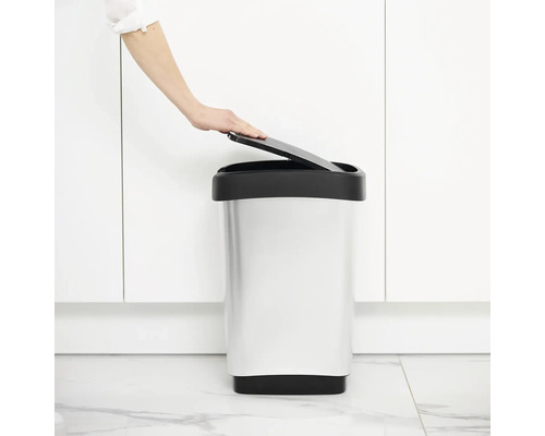 Abfalleimer mit Deckel und Hand