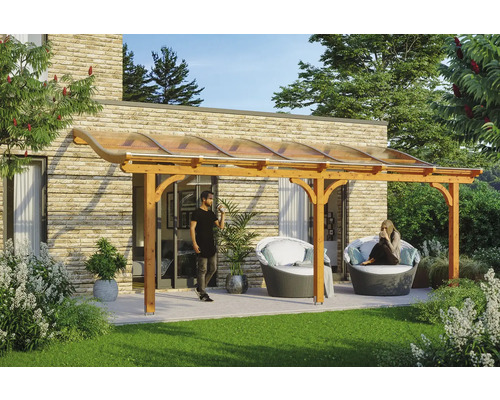 Terrassenüberdachung SKAN HOLZ Venezia 648x289 cm eiche hell Terrassenüberdachung aus Holz mit transparentem Dach und zwei Personen im Garten