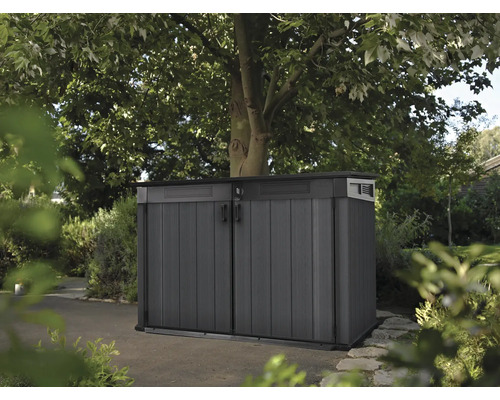 Gartenschrank aus Kunststoff mit Doppeltür im Außenbereich