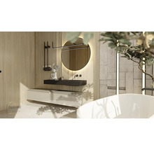 Badezimmer mit rundem Spiegel, Waschbeckenunterschrank und Badewanne