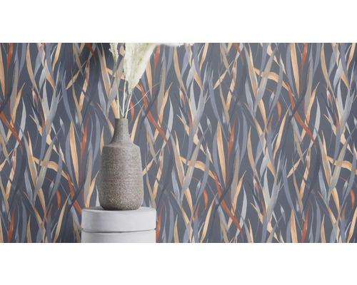 Tapete mit Gräser-Motiv und Dekoration