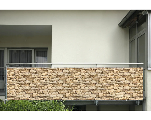 Balkon mit Sichtschutz im Steinmuster