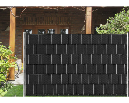 Gartenzaun mit Sichtschutzstreifen für mehr Privatsphäre