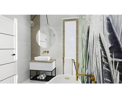 Modernes Badezimmer mit Waschtisch, Spiegel und Badewanne