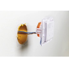 Wandschalter Installation mit Elektrikdose und Verkabelung