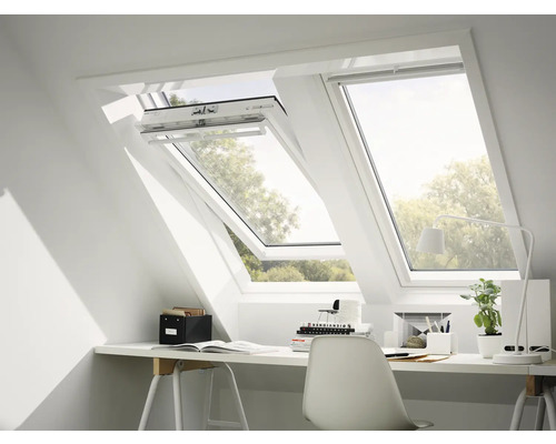 VELUX Schwingfenster GGU MK06 0084 ENERGIE 78x118 cm (Förderfähig) Helles Arbeitszimmer mit Dachfenstern für Tageslicht