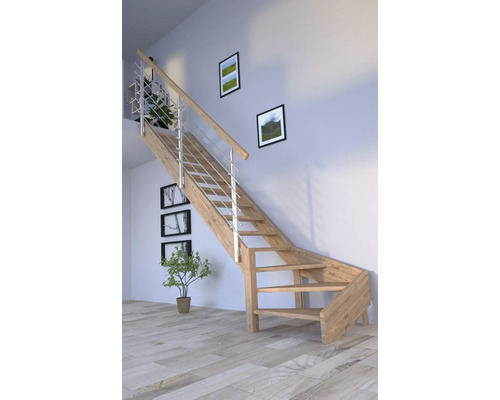 Holztreppe mit Metallgeländer in modernem Wohnraum