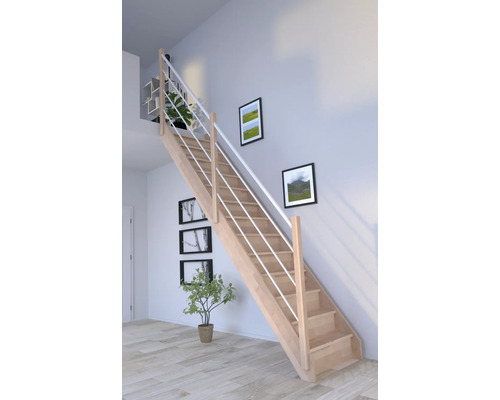 Holztreppe mit Metallgeländer im hellen Raum