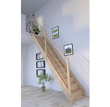 Holztreppe mit Geländer in einem hellen Wohnraum