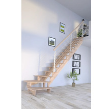 Holztreppe mit Edelstahlgeländer in einem hellen Raum.