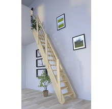 Holztreppe mit Geländer in einem hellen Raum